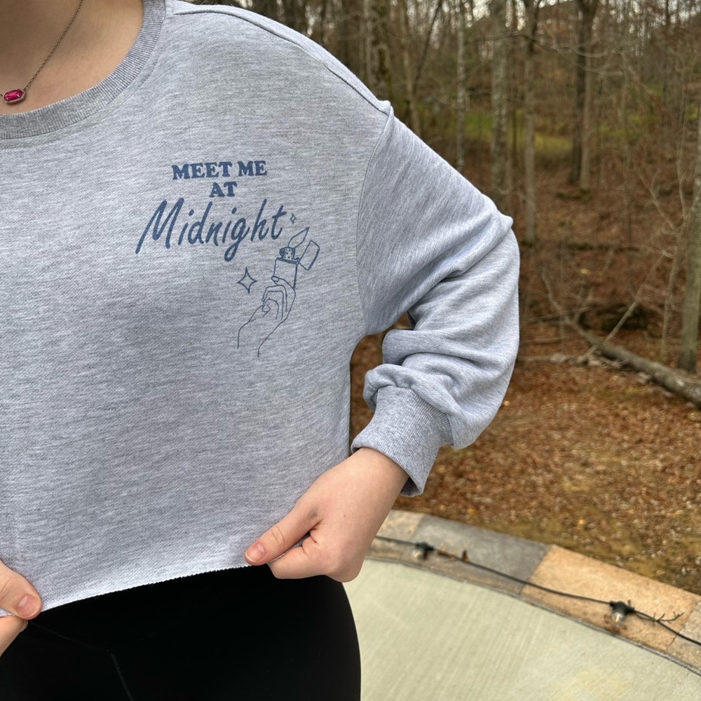 Cropped Taylor Swift Sweatshirt
